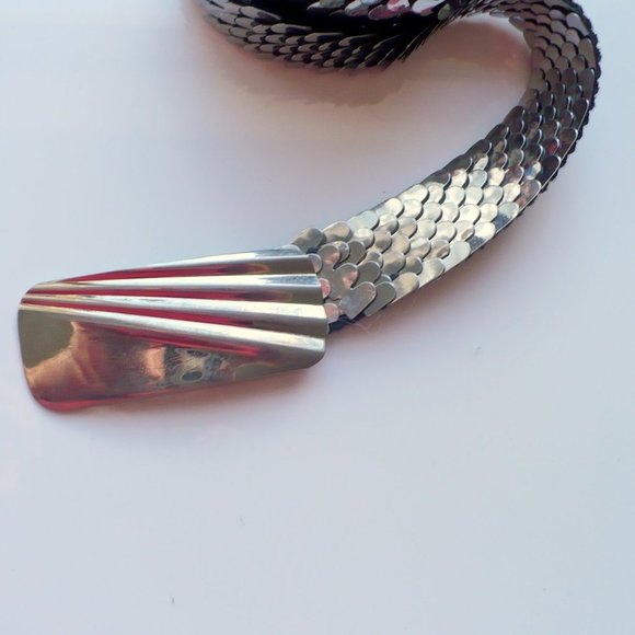 ❤️ Vintage 1970s Silver Stretch Elastic Fish Scale Belt Silver Buckle - Picture 3 of 6